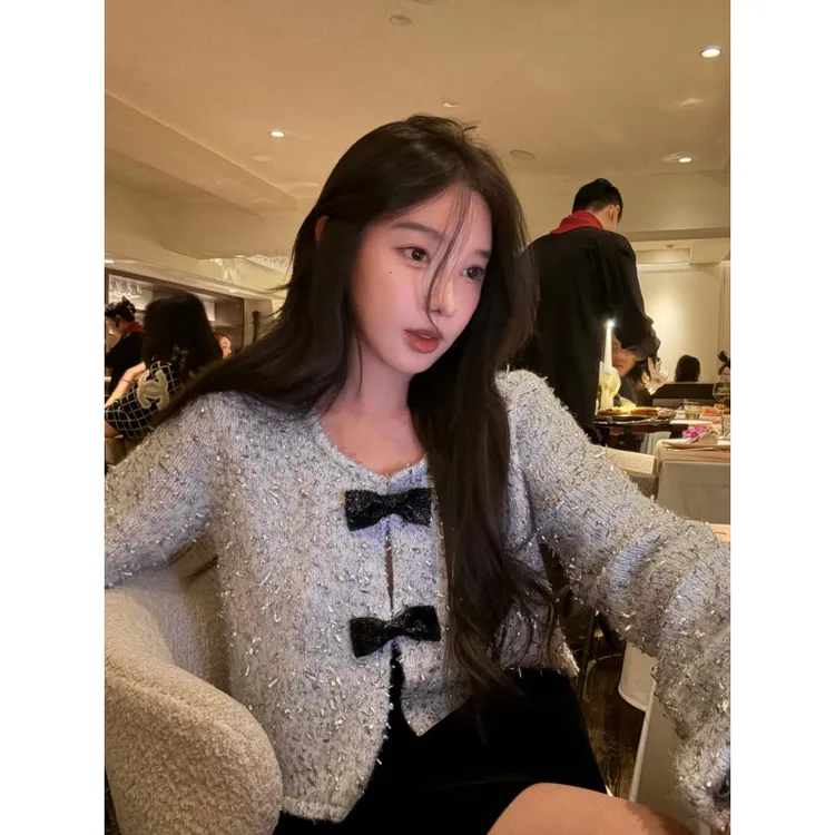 冬季新款小香风法式设计感灰色蝴蝶结针织衫高腰气质显瘦短裙套装