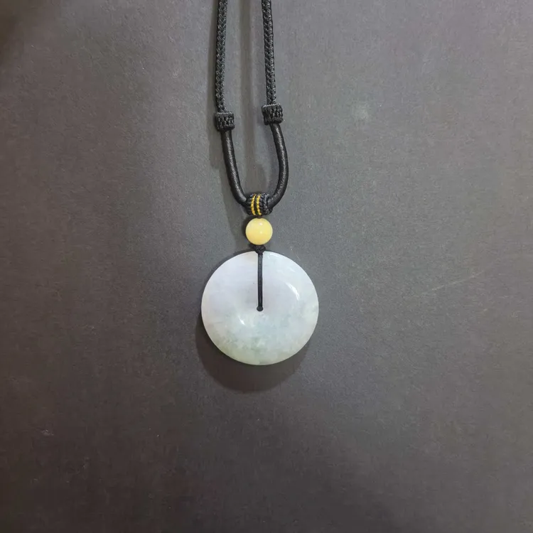 只买单纯的吊坠，没带链子，属的性质。羽毛吊坠 直播间吊坠小挂件