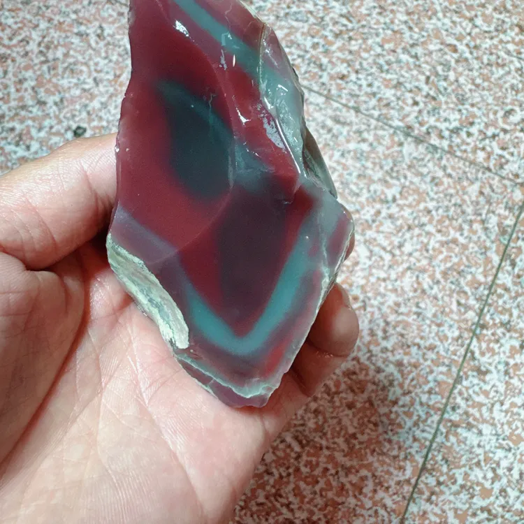 秦岭原矿秦紫玉原石200g，可出作品。多色原石。如图所示