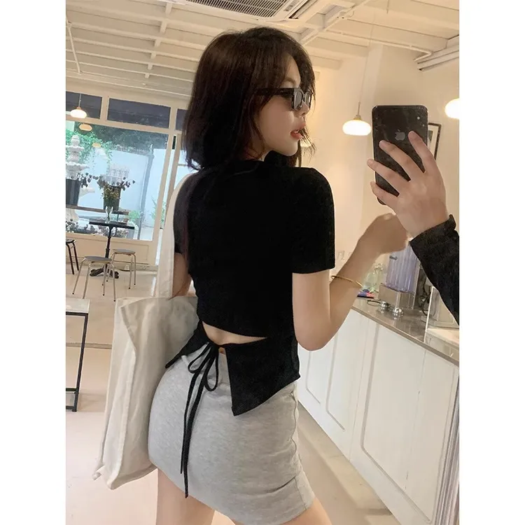 B甜辣妹系带露腰不规则设计感短袖正肩修身短款纯欲T恤女夏季上衣