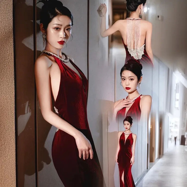 新娘红色敬酒服2025新款宴会气质显瘦露背鱼尾订婚挂脖晨袍晚礼服