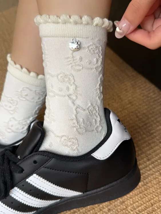 Hello Kitty袜子女花边堆堆袜卡通Kitty吊坠棉袜可爱春秋季中筒袜