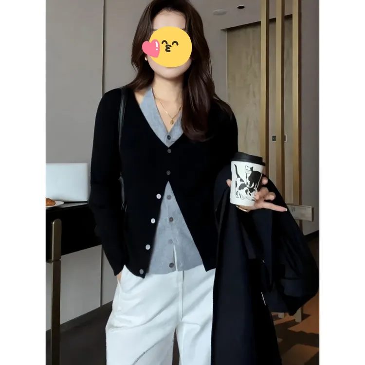 秋装女款假两件挂脖针织衫针织开衫2025新款韩系氛围感早秋上衣