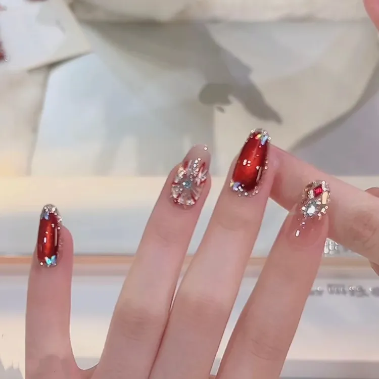 【告白烟火】穿戴甲红色猫眼手绘烟花显白纯手工美甲款式推荐2025款