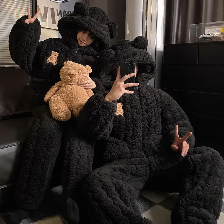 奥美诗嘉2025新款冬季情侣睡衣女珊瑚绒加厚卡通小熊男家居服套装