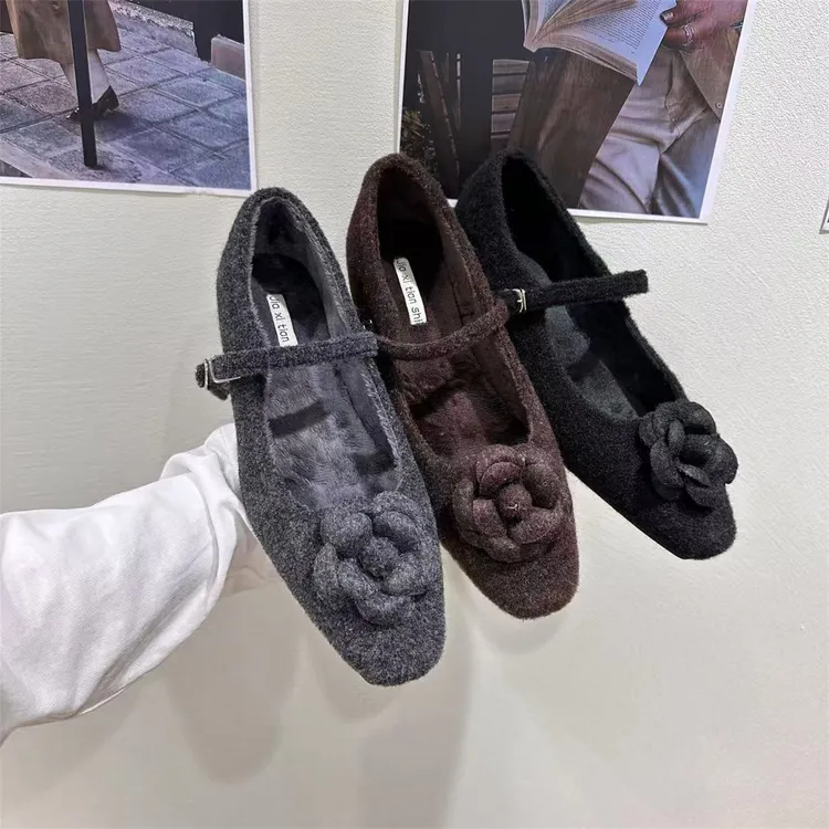 粗跟灰色玛丽珍鞋单鞋女鞋子2025秋冬季加绒毛毛鞋花朵温柔晚晚鞋