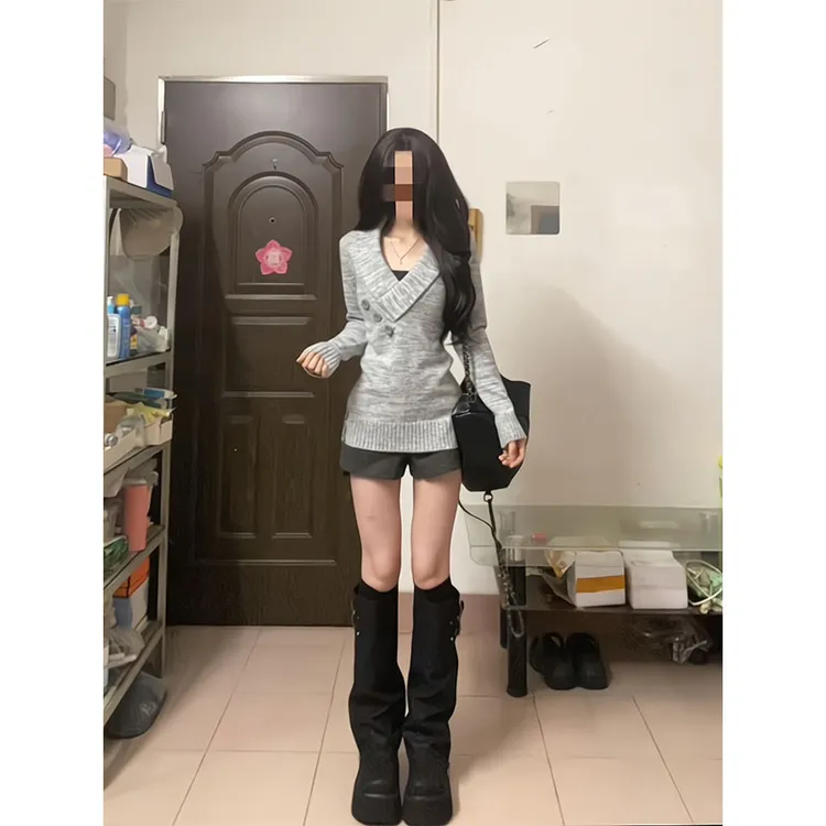 灰色慵懒风V领长袖打底针织衫女秋冬季收腰加厚毛衣上衣百搭短裤