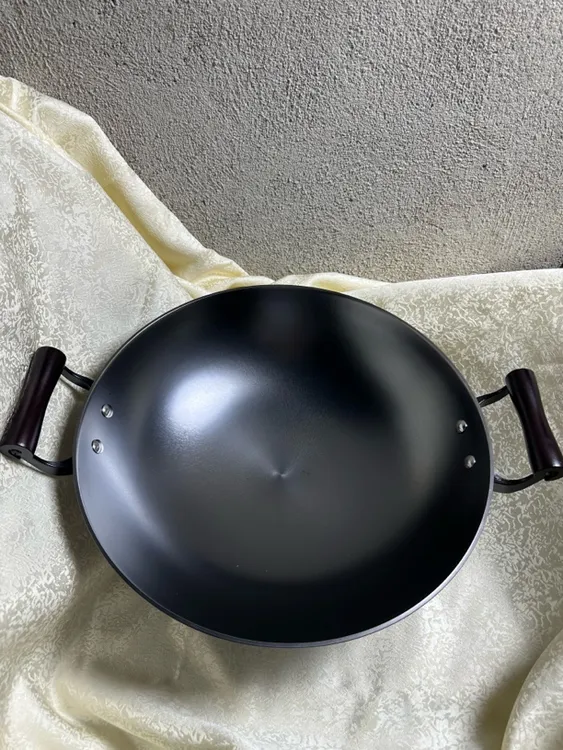 双耳传统无涂层老式生铁锅，不易生锈，不易粘锅（开锅发货）