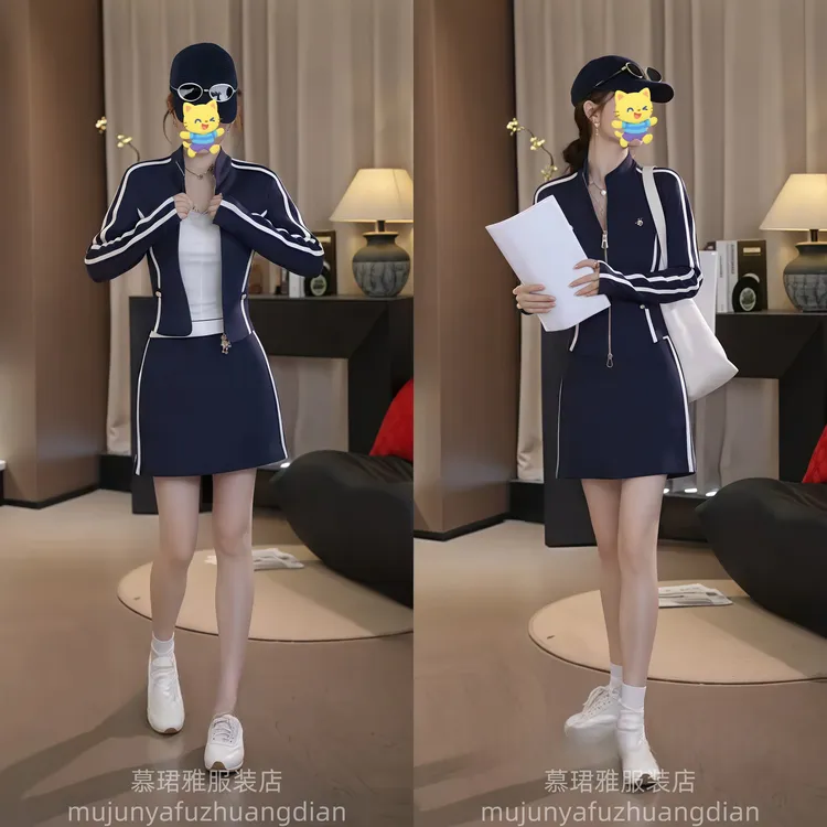 早秋穿搭减龄一整套女2025超火卫衣外套半身裙时尚两件套