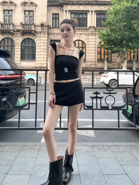 休闲风显瘦百搭性感时尚套装抹胸气质高腰夏季黑色修身气质辣妹