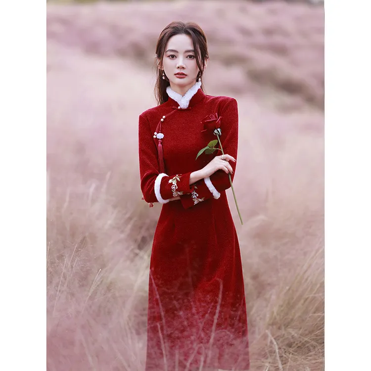 画报夫人红色旗袍新款秋季加绒加厚冬天改良轻款过小袄拜服女