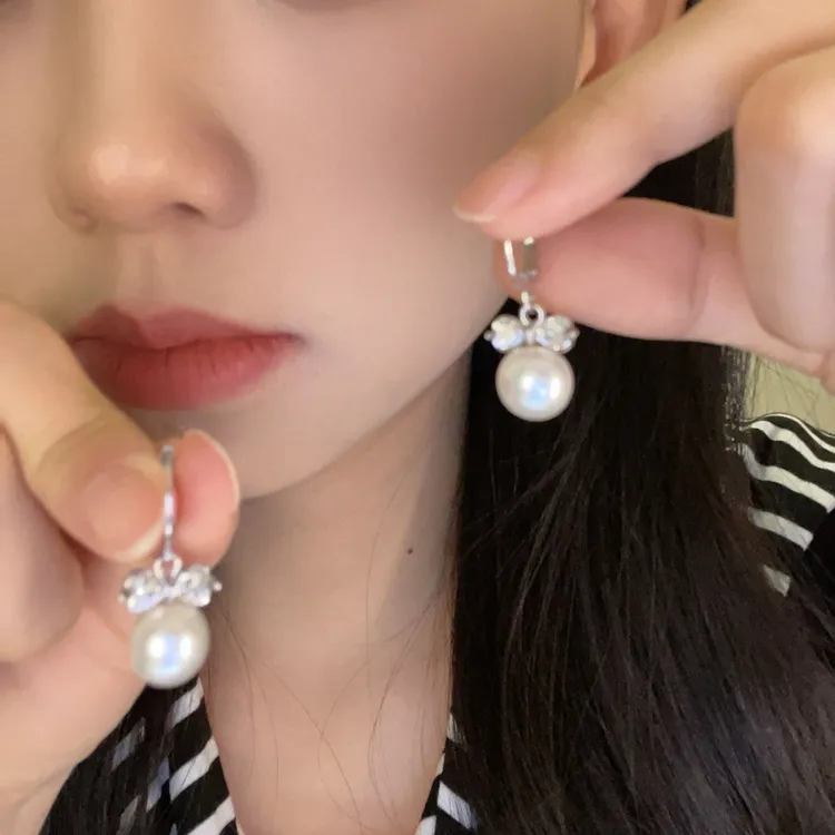 合金仿珍珠耳饰 蝴蝶结珠珠耳扣百搭耳环耳钉气质小众设计感耳饰