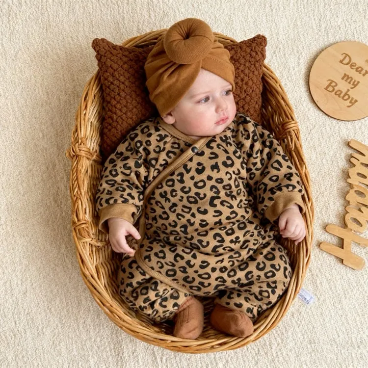 欧美新生儿衣服0一3月婴儿秋冬装纯棉初生宝宝保暖棉袄连体衣豹纹