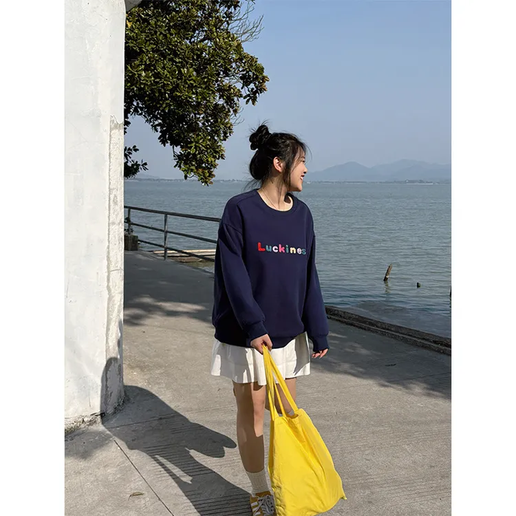 大码女装趣味圆领字母卫衣高级感宽松落肩袖慵懒风设计感小众上衣