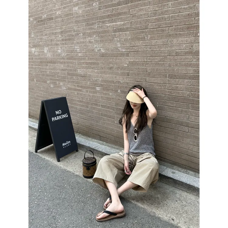 MARIE.COCO韩系松弛感穿搭灰色V领吊带上衣女高腰阔腿休闲裤套装