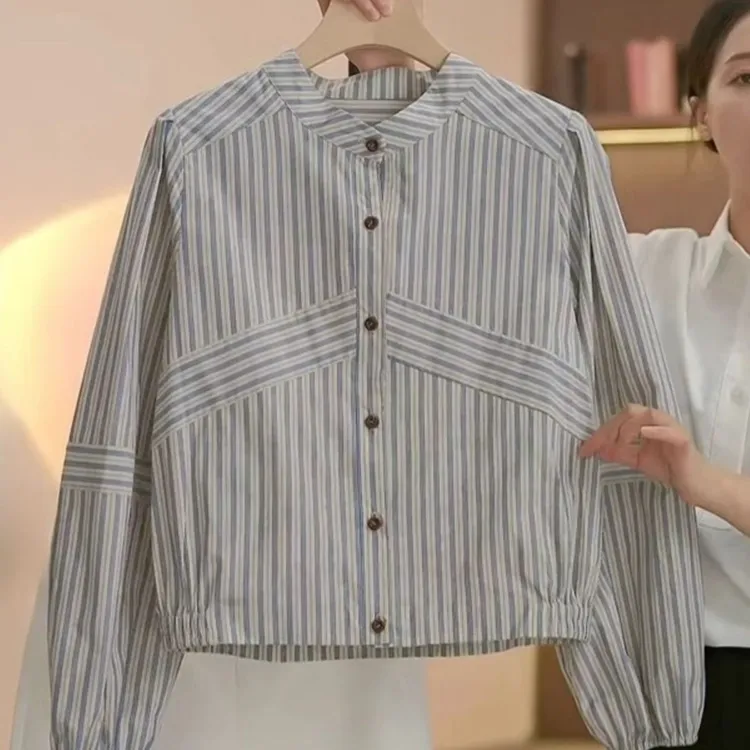 条纹衬衫女春秋新款独特小众设计感圆领长袖衬衣时尚宽松短款上衣
