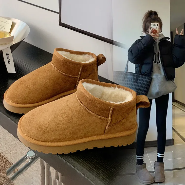 皮毛一体平底短筒雪地靴女2025新款冬季女鞋加绒保暖防滑东北棉鞋