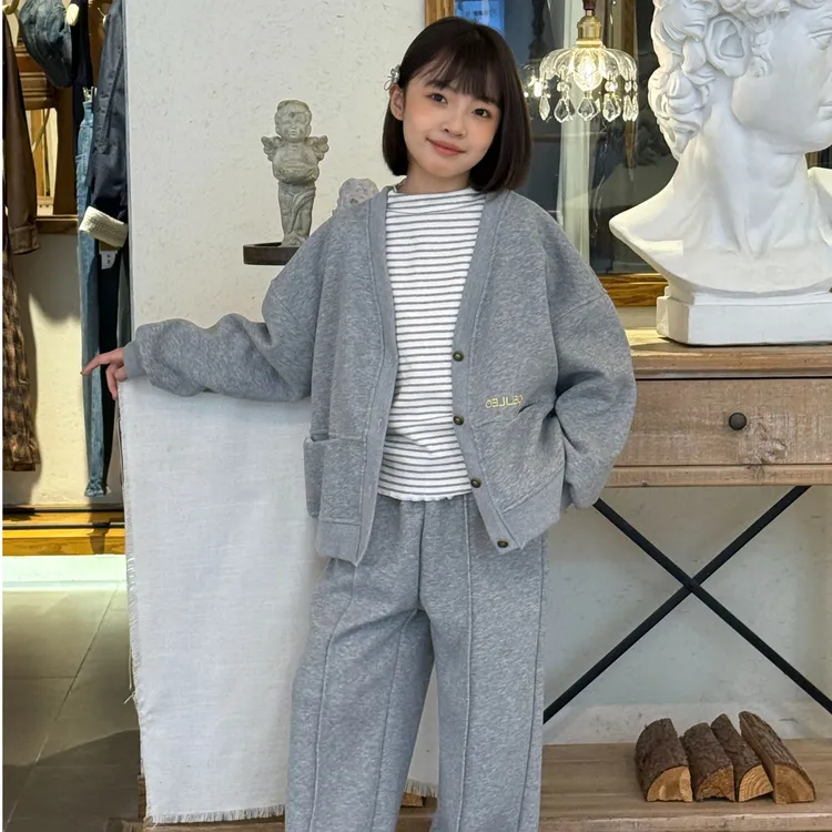 女童套装秋装2025新款洋气儿童巨好看韩范春秋款开衫休闲三件套潮