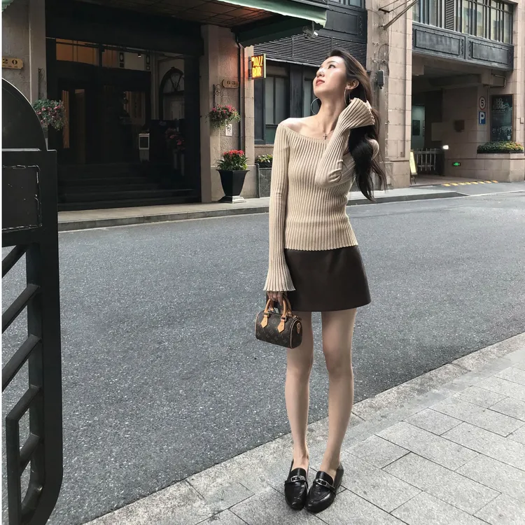 复古一字肩长袖针织衫女秋季2025新款设计感修身显瘦喇叭长袖上衣