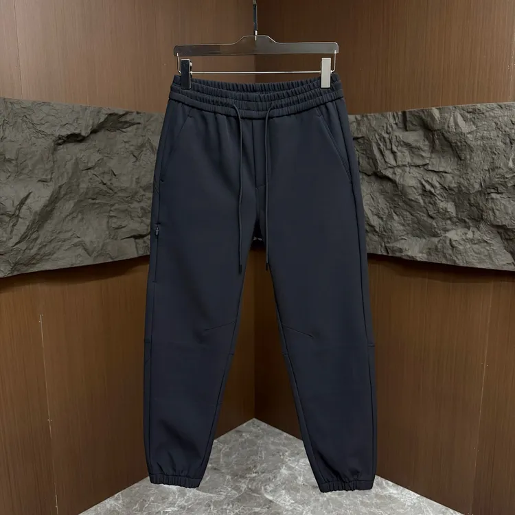 8981秋冬新款冲锋裤爆款热卖净版软壳裤束脚百搭软壳长裤