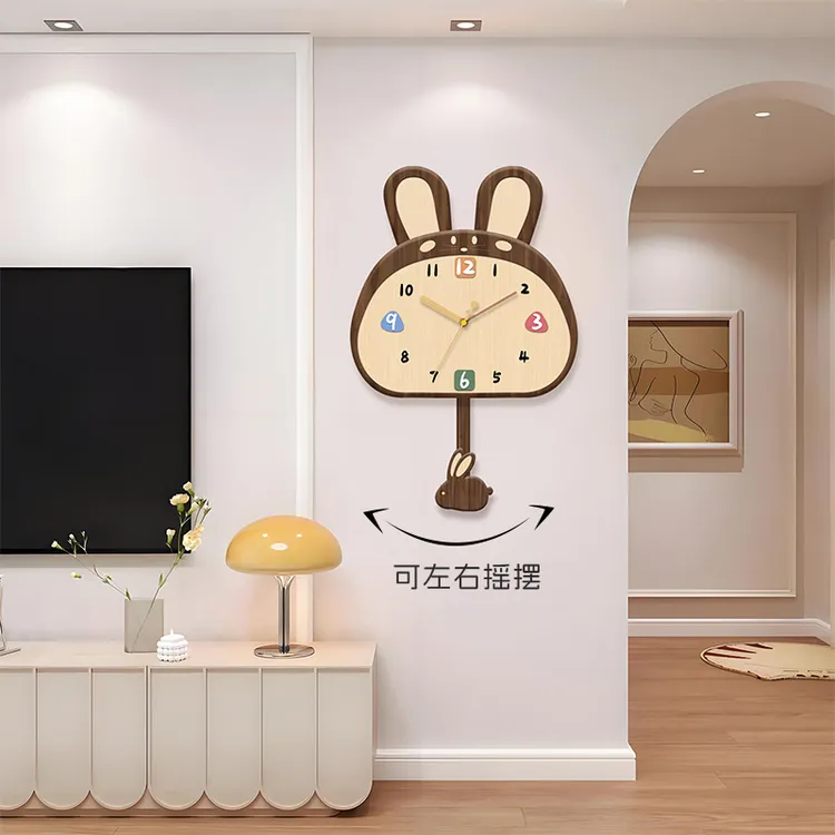 新款卡通挂钟家用装饰钟表客厅挂墙时钟摇摆电子万年历石英钟挂表