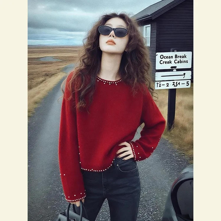 高级感轻奢钉珠圆领针织衫女2025秋冬新款氛围感洋气百搭显瘦上衣
