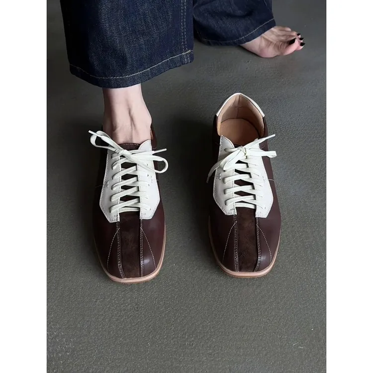 羊皮版~2025新款法式时尚小众方头平跟低跟系带运动软底德训鞋女