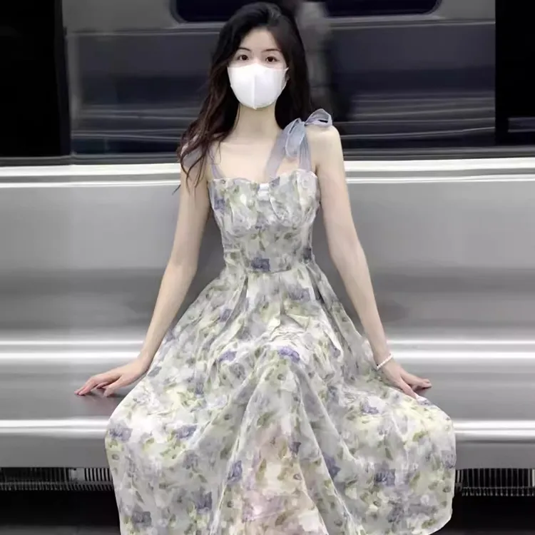 碎花吊带连衣裙气质子法式仙女设计感小众长裙夏款年新款夏季女装