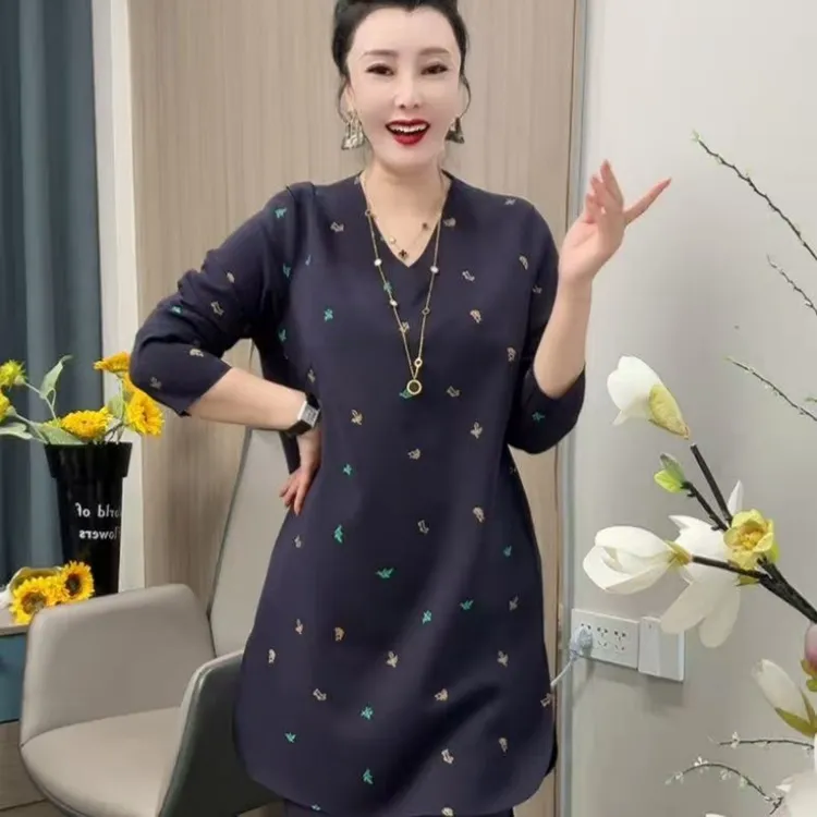 3332上衣V领长袖打底衫宽松秋冬时尚Oversize风中长款印花T恤柔软