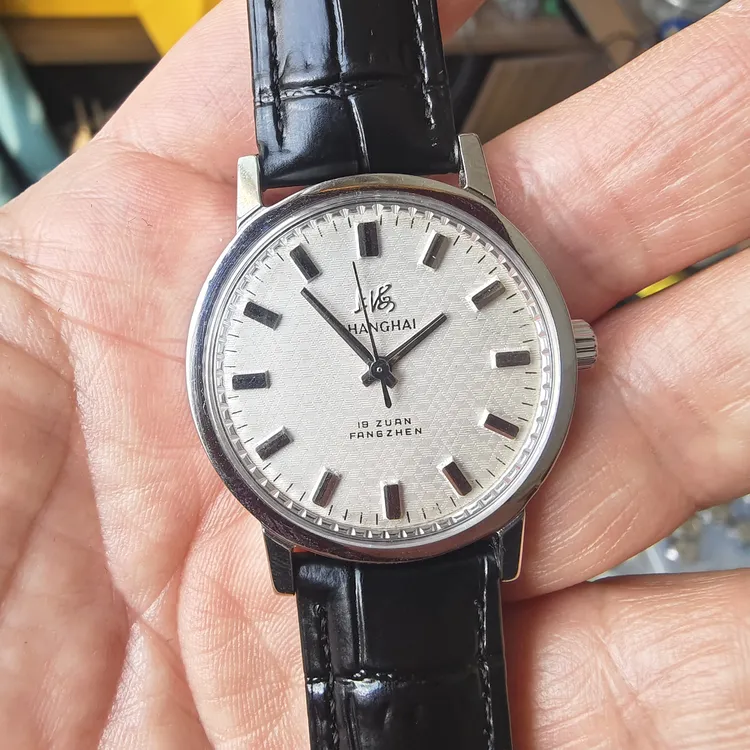 1983年生产原装龙鳞纹盘面上海7120手表，专用手表配件真皮表带