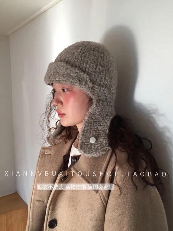 2025新款针织圈圈羊可爱飞行帽女冬白色护耳保暖毛线雷锋帽子