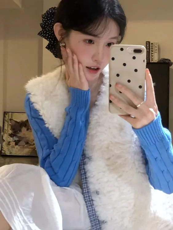 2025新款超火珍珠白拼色蓝格子马甲女秋冬季朵朵新款马甲女冬