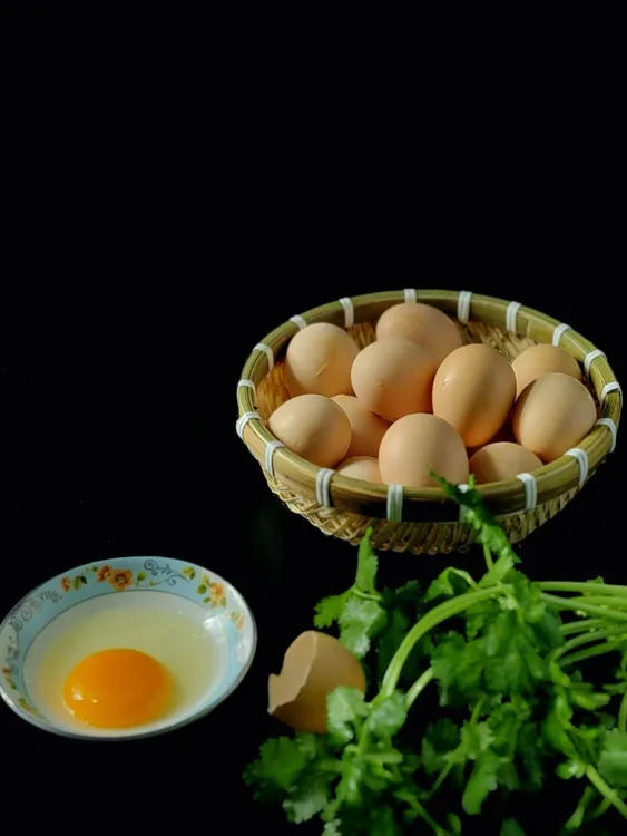 贵州新鲜农家散养土鸡蛋谷物喂养营养美味