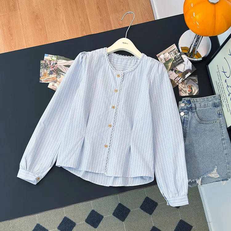 季念棉浅蓝色竖条纹棉衬衫女短款2025秋季新品时尚洋气上衣潮