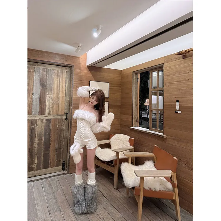 【雪国卡戴珊】法式毛毛圈一字肩性感辣妹抹胸上衣搭显瘦百搭短裤女