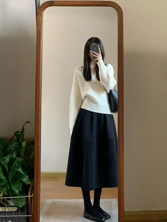 2026秋冬新款韩系气质V领纽扣针织衫女高腰显瘦半身裙两件套装