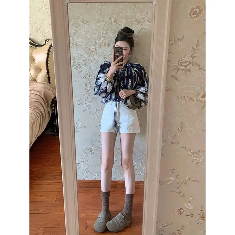 韩系设计感休闲百搭洋气小个子长袖上衣高腰直筒白色短裤热裤套装
