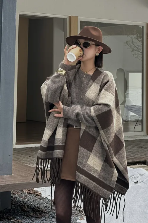 【何發财】东方美学 高奢设计感羊毛优雅流苏围巾披肩 P09192