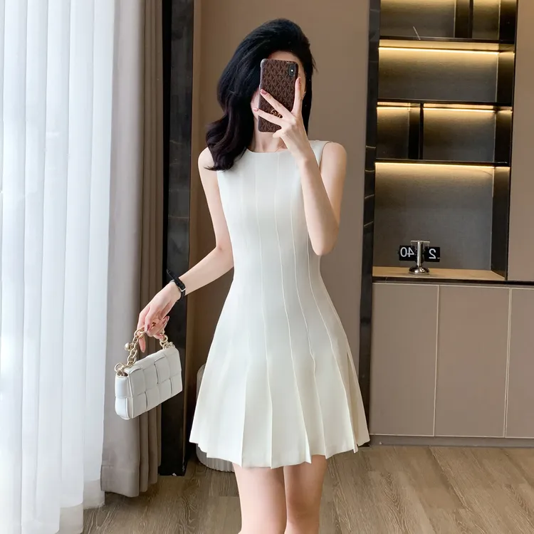 法式名媛风白色无袖连衣裙女小个子夏季新款高级感气质背心百褶裙