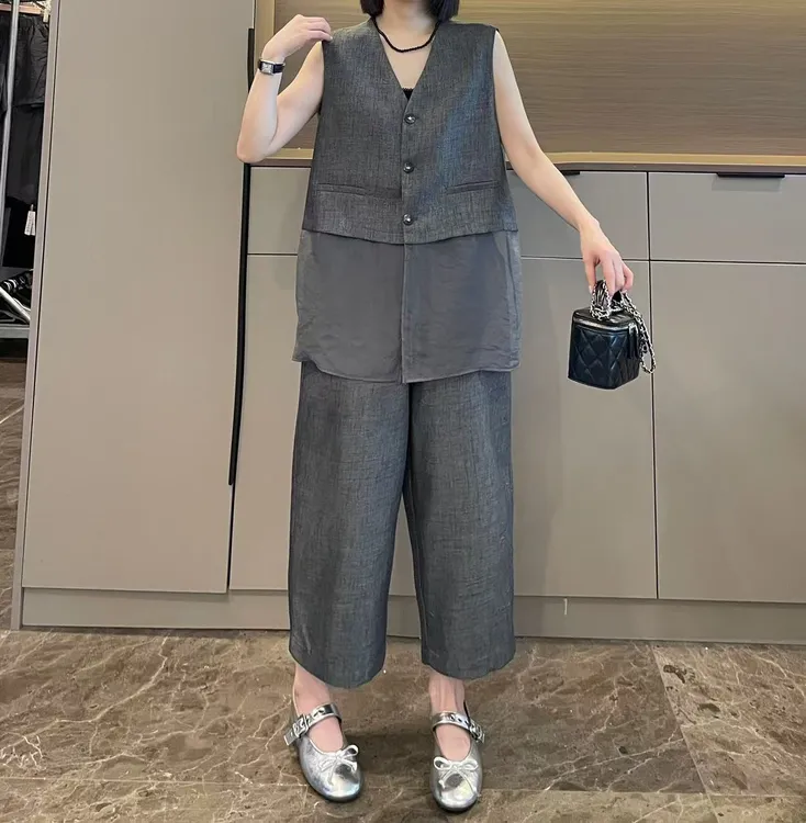 米可/MK-2618LJ【拼纱V领显瘦马甲八分裤套装】时尚夏季新款套装