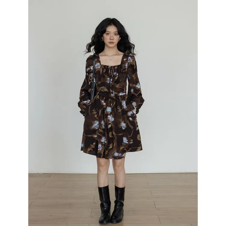 vastand维尚 冬季复古方领气质长袖连衣裙印花法式高级感裙子女