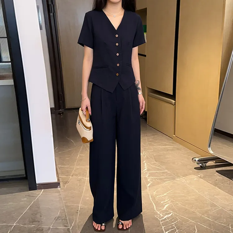 时尚轻奢套装女夏季2025新款轻薄短袖V领上夏季短袖阔腿裤套装