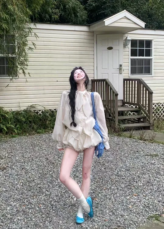 2025春季新款设计感法式千金风系带白色衬衫高级感花苞短裤套装