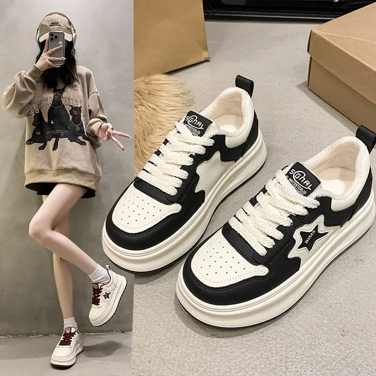 小白鞋女2025年秋冬季舒适厚底网红星星款潮流时尚百搭休闲板鞋