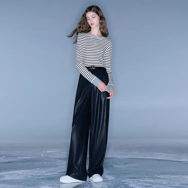 三彩ibudu2025冬季新款条纹针织衫撞色圆领毛衫修身套头女