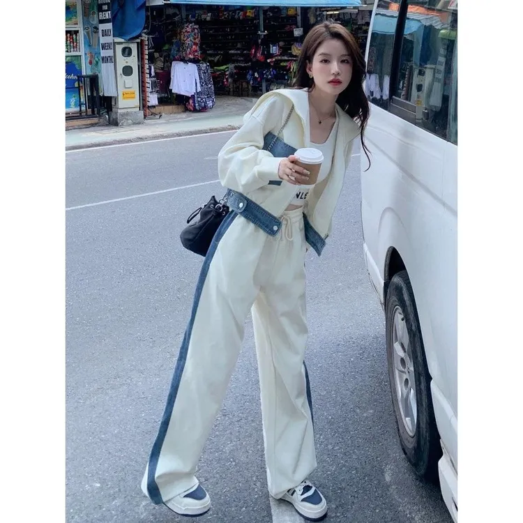 早春一套穿搭牛仔拼接休闲运动套装女新款流行减龄学院风两件套