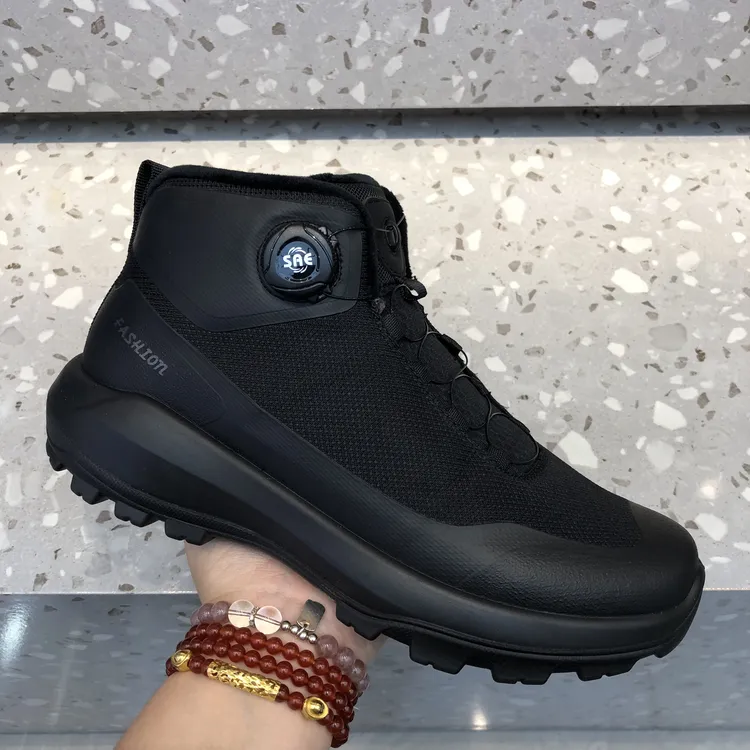 冬季新款时尚高帮加绒运动休闲鞋男鞋旋转纽扣厚底户外防滑棉鞋潮