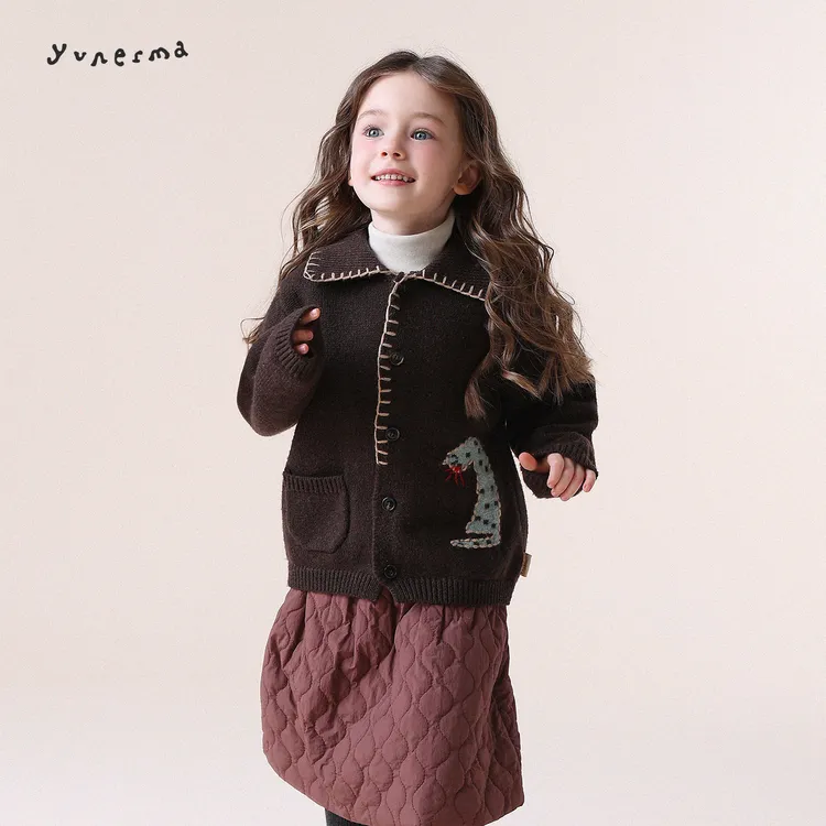 允儿妈女童冬季绵羊毛混纺翻领刺绣猫咪毛衣开衫儿童小众针织外套