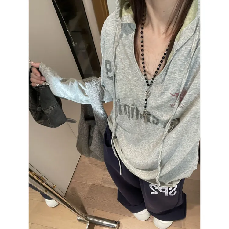 【ZHAP】设计感复古穿搭做旧字母印花长袖上衣运动休闲薄款连帽防晒