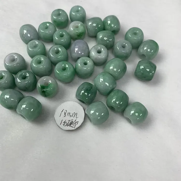 缅甸天然A货翡翠精美显气质飘绿路路通玉坠-多样性发其一